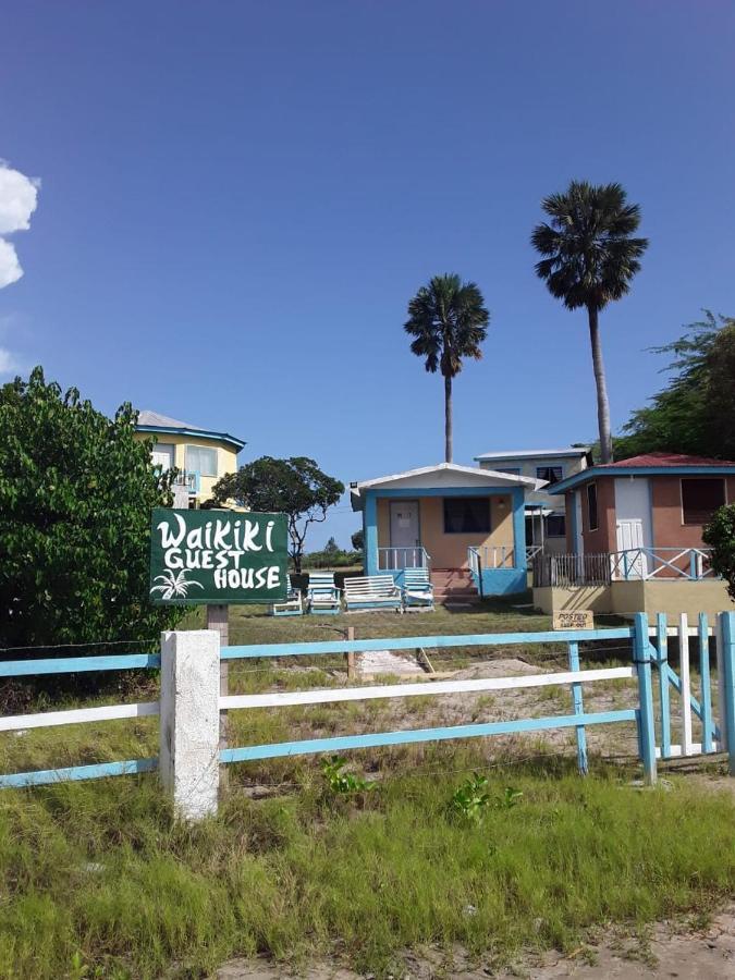Waikiki Guest House Treasure Beach Exterior photo