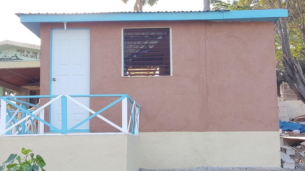 Waikiki Guest House Treasure Beach Exterior photo